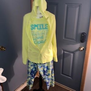 Tek gear three-piece set leggings hoodie and T-shirt Large / extra large